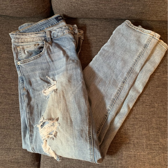 Light jeans with manufactured rips on both legs size 9 - Picture 2 of 2